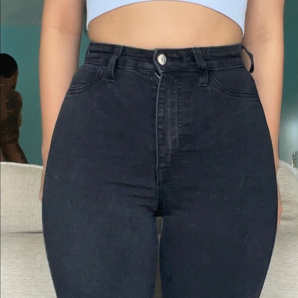 Fashion Nova black, high waisted skinny jeans - Picture 4 of 5